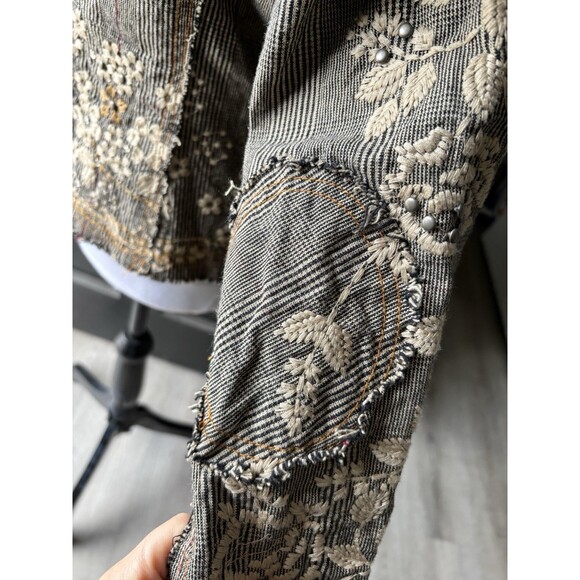 Embroidered Brown Blazer - Picture 7 of 13